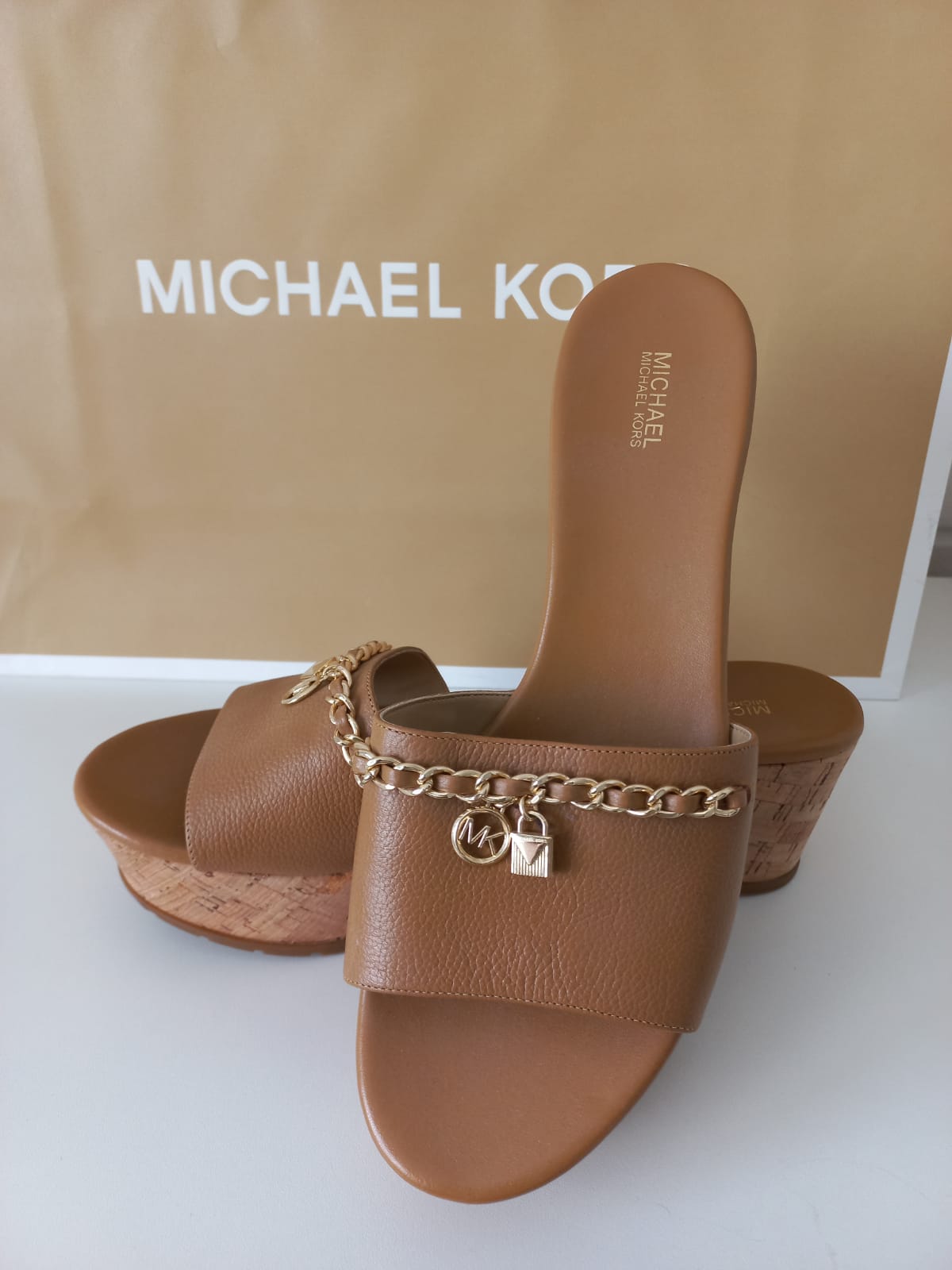 Conmoción bofetada Deshacer Sandalia Michael Kors plataforma talla 40 – El Ropero de Danny